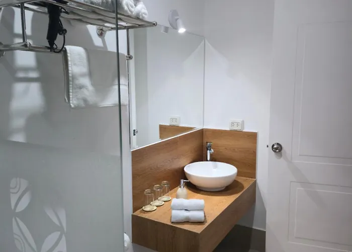 Hanaqua Hotel 3*